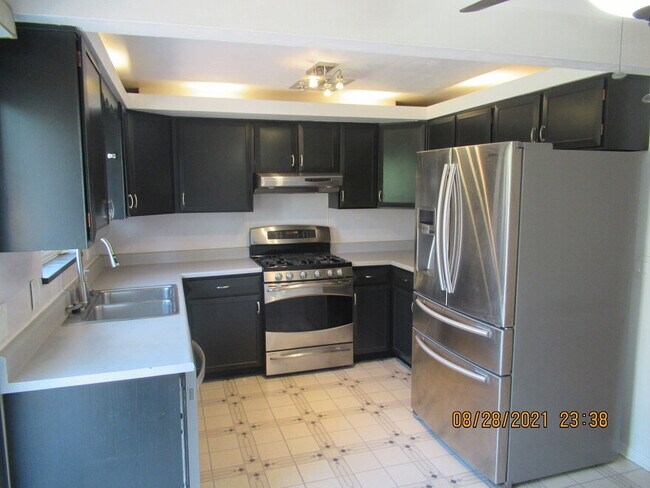 Building Photo - 11057 W 59th Ave