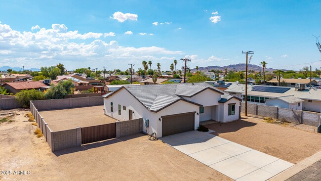 Building Photo - 8944 W Century Dr