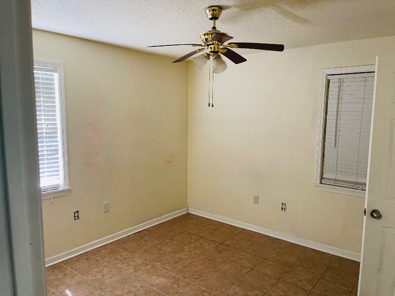 Building Photo - 6444 Silverleaf Ave