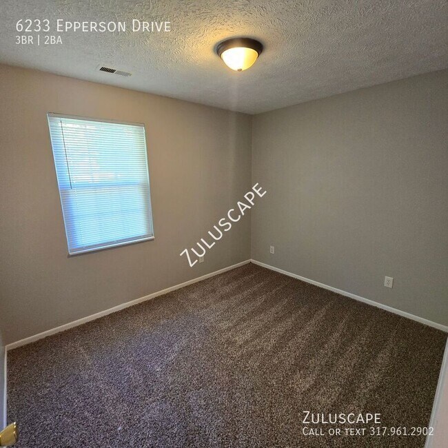 Building Photo - Updated home in Decatur Township