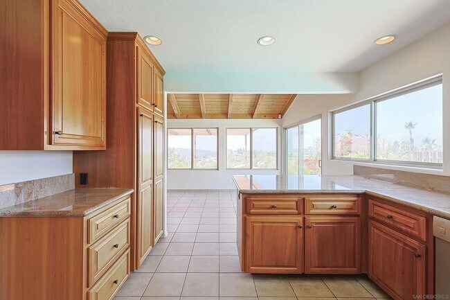 Building Photo - 4346 Mt Helix Highlands Dr