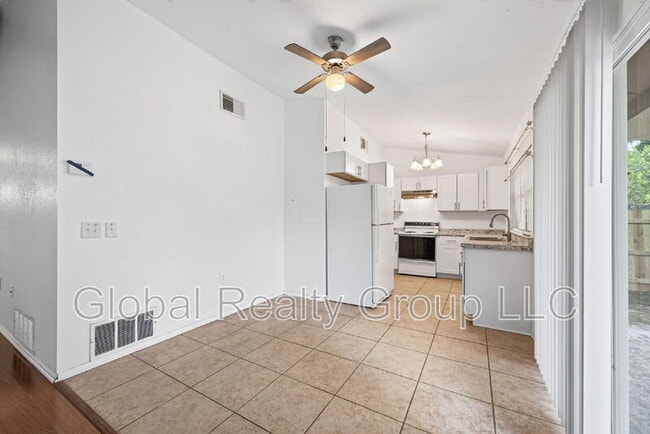 Building Photo - 7713 Narrow Pass St
