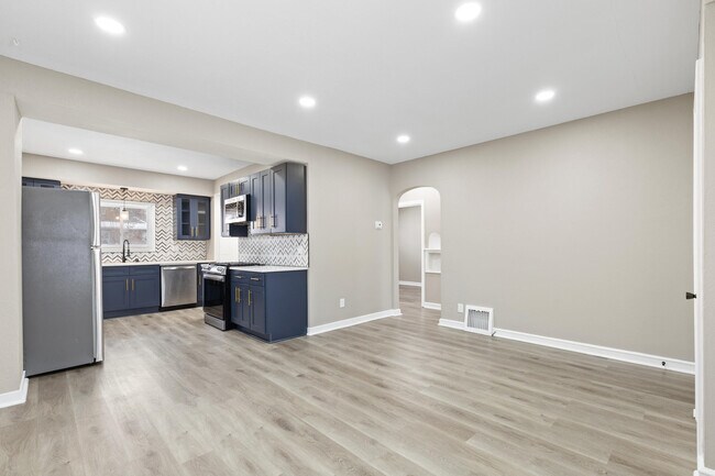 Building Photo - 4109 N 40th St