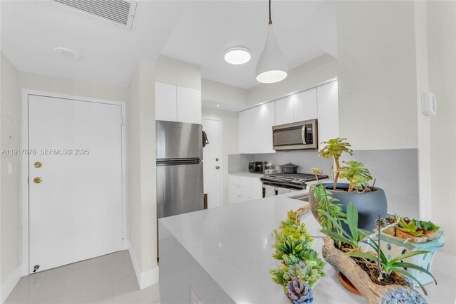 Building Photo - 700 Biltmore Way