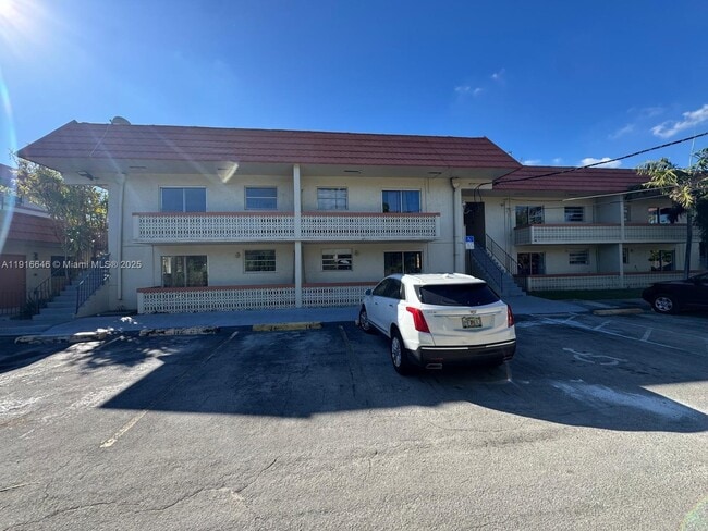 Building Photo - 1825 SW 67th Ave