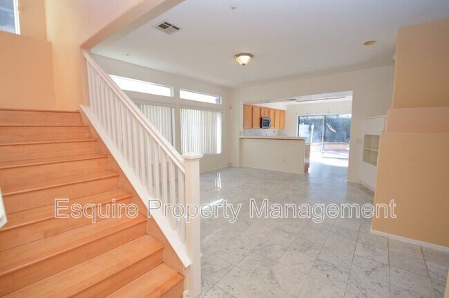 Building Photo - 93 Azusa Ave