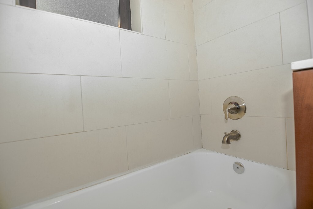 Building Photo - 4110 N Ashland Ave