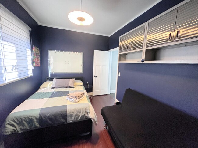 Building Photo - 2711 W Congress Pkwy