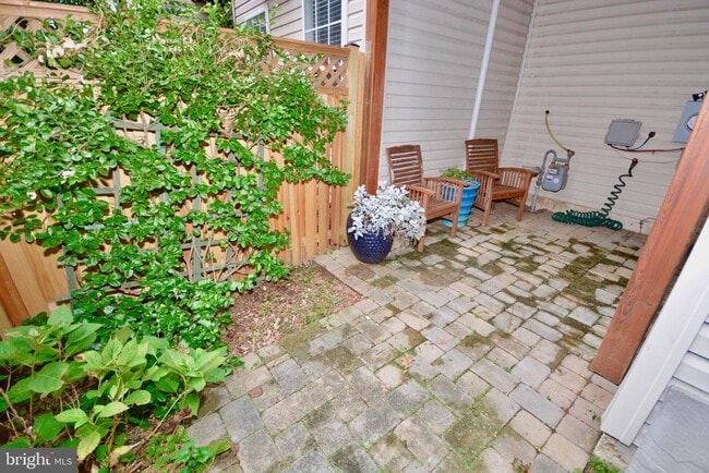 Building Photo - 5006 Grimm Dr