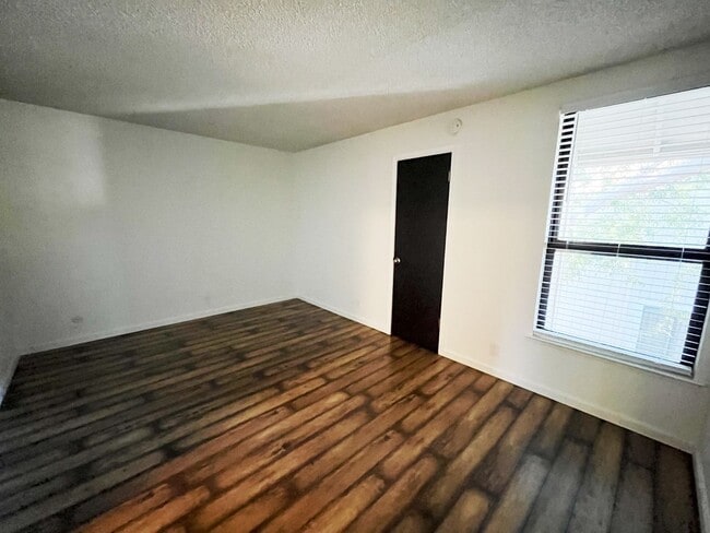 Building Photo - 2 Story condo in North Davis