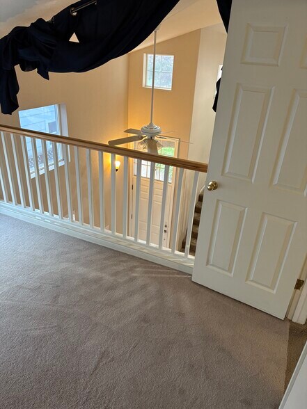 Building Photo - 9336 Lariat Dr