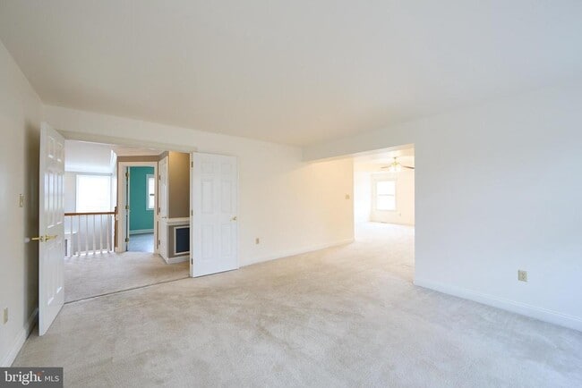 Building Photo - 1401 Hampstead Ct