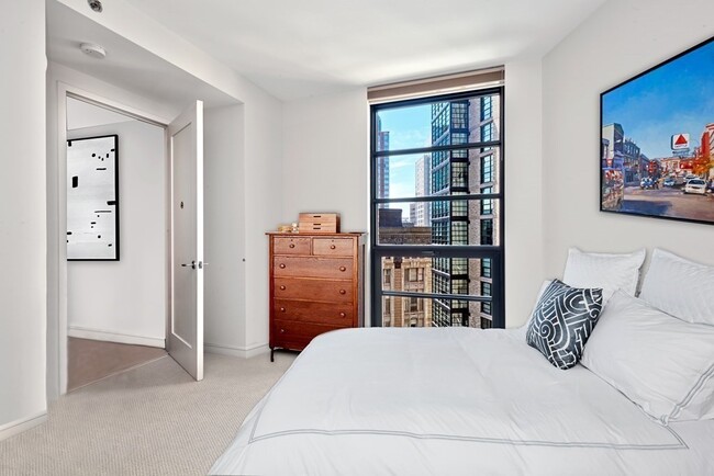 Building Photo - 580 Washington St