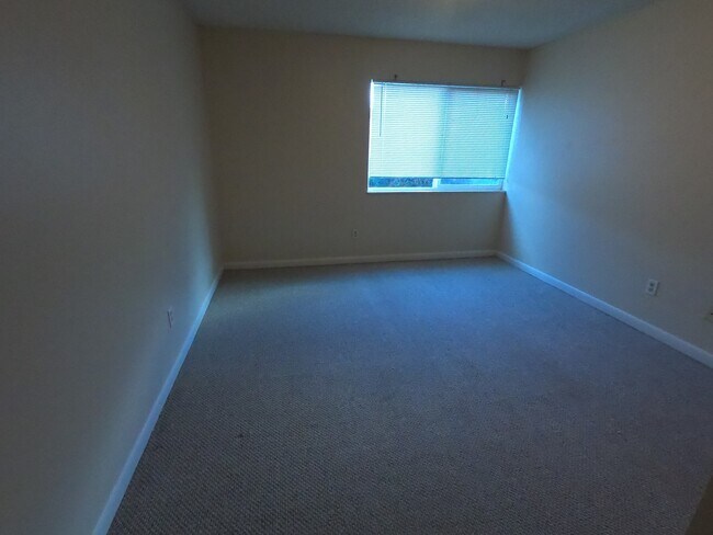 Building Photo - Gunbarrel Great 2 bed/2 bath Ground Floor Condo