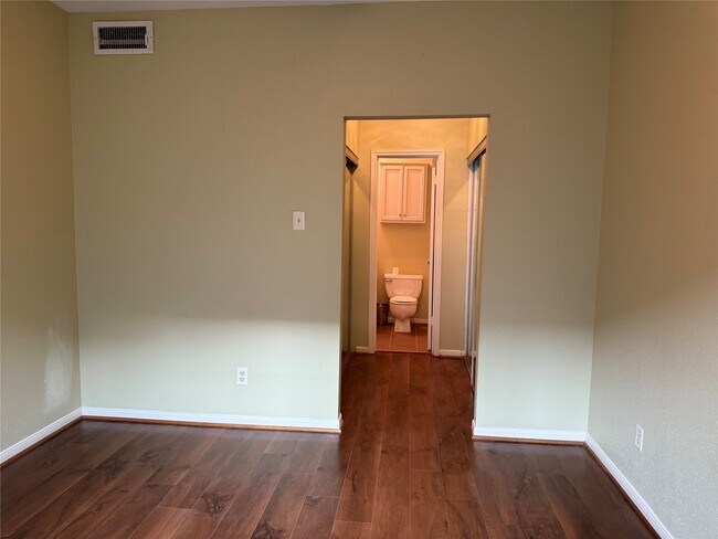 Building Photo - 2121 El Paseo St