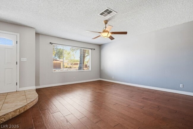 Building Photo - 4561 Paseo El Rio Dr