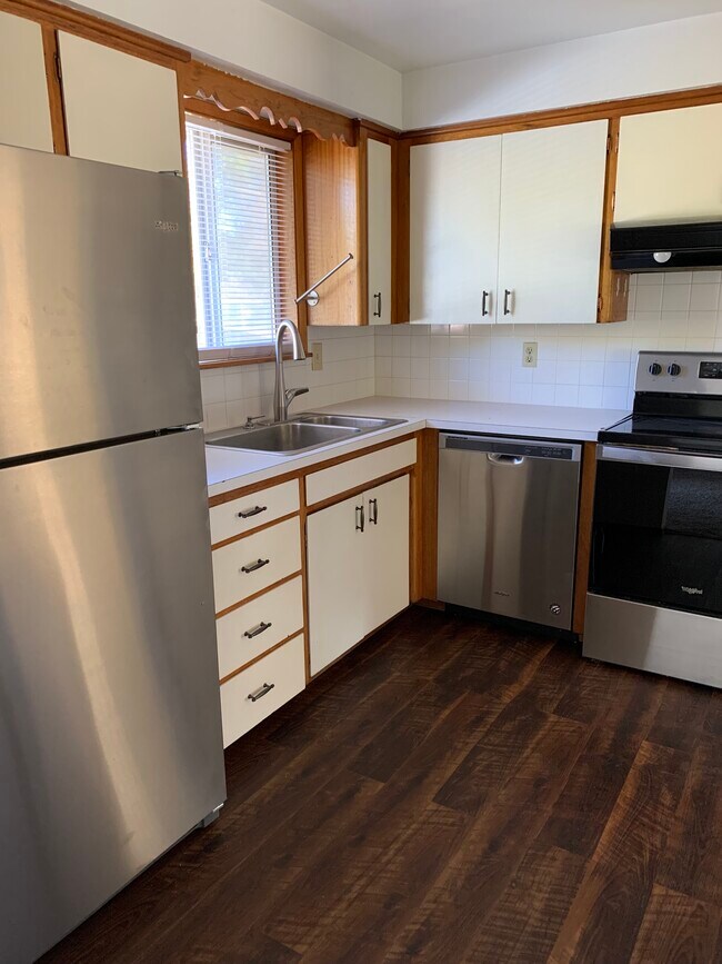 Kitchen 1.1 - 235 Gregory Dr
