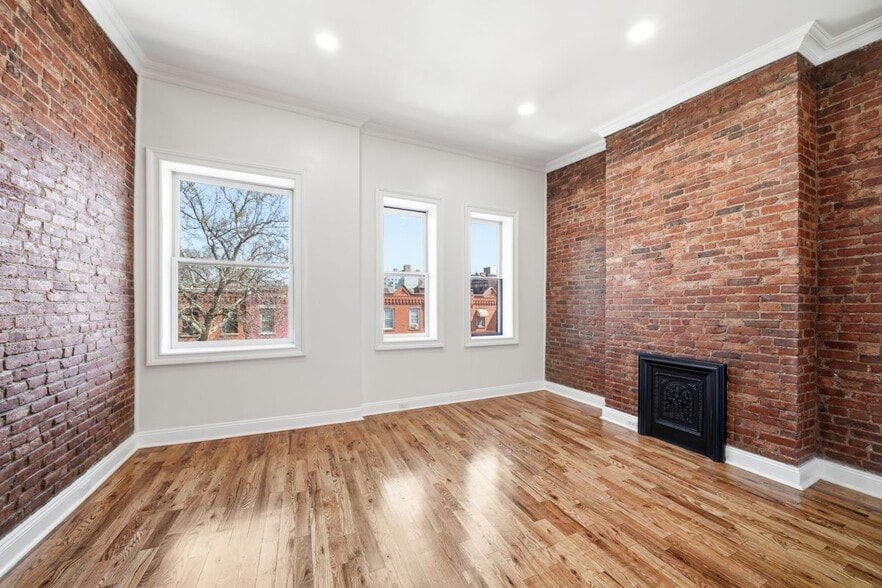 Building Photo - 37 Astor Pl