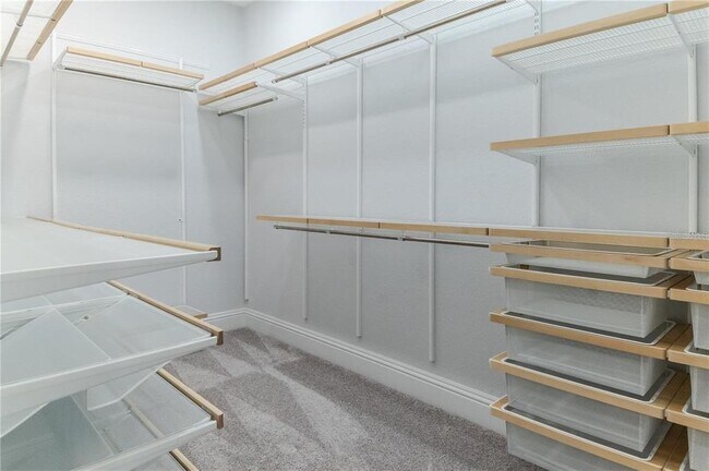 Building Photo - 13125 Casabella Dr