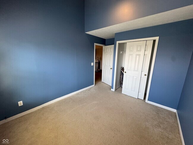 Building Photo - 7435 Sycamore Run Dr