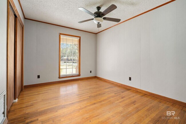 Building Photo - 30045 Wayside Dr