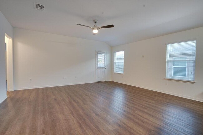 Building Photo - 403 Pentire Way
