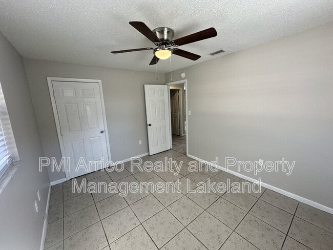 Building Photo - 845 Castle Way