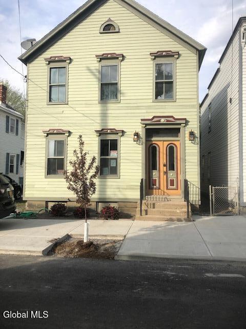 Primary Photo - 122 S Ferry St