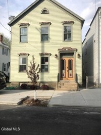 Building Photo - 122 S Ferry St