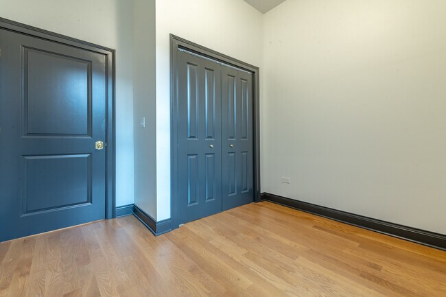 Building Photo - 28 N Throop St