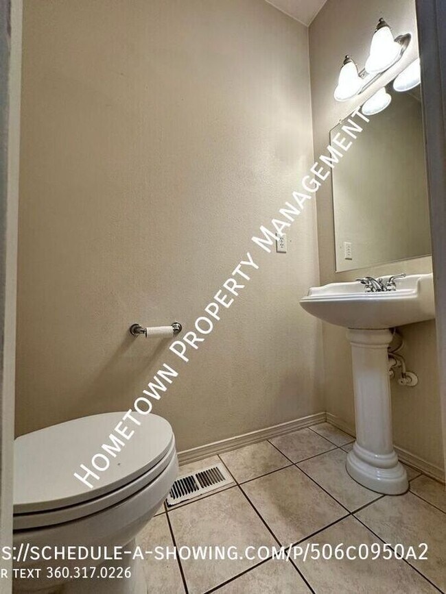 Building Photo - 7205 33rd Ave NE