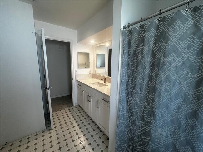 Building Photo - 3702 Meyer Pl