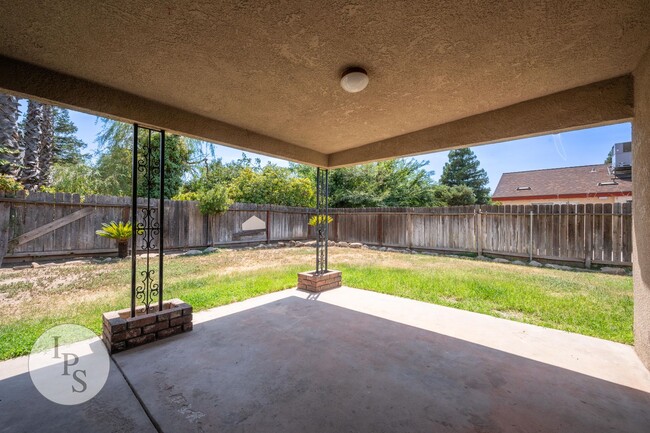 Building Photo - Fresno North West Fig Garden Loop Home, 3B...