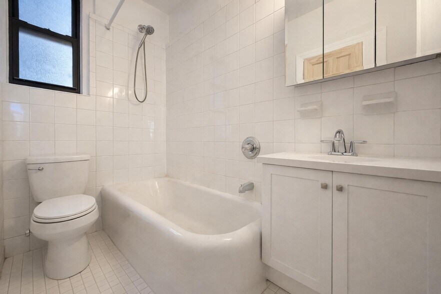 Building Photo - 308 W 104th St