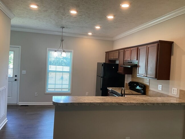 Building Photo - 173 Cowell Ln