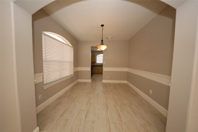 Building Photo - 5539 Mountain Forest Dr