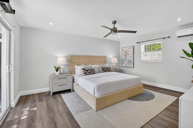 Building Photo - 714 SW 25th Ave