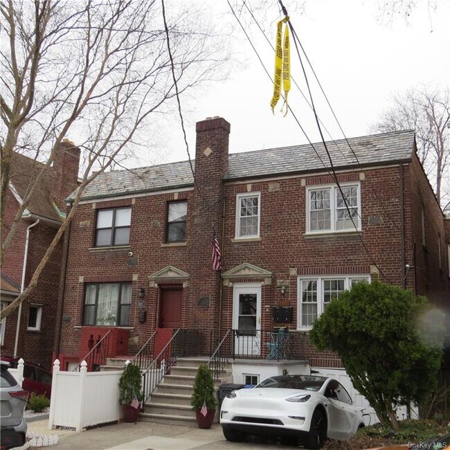 Building Photo - 6029 Delafield Ave