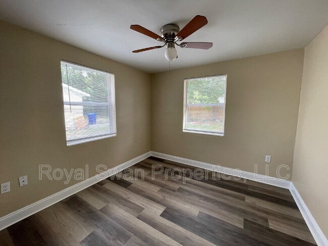 Building Photo - 1216 Hartsell Ave