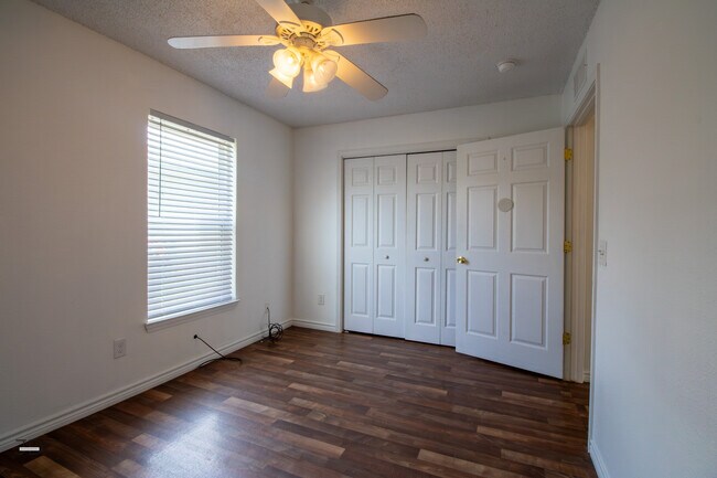 Building Photo - 33 Grant Gill Ln