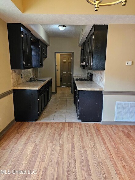 Building Photo - 472 Brendalwood Dr