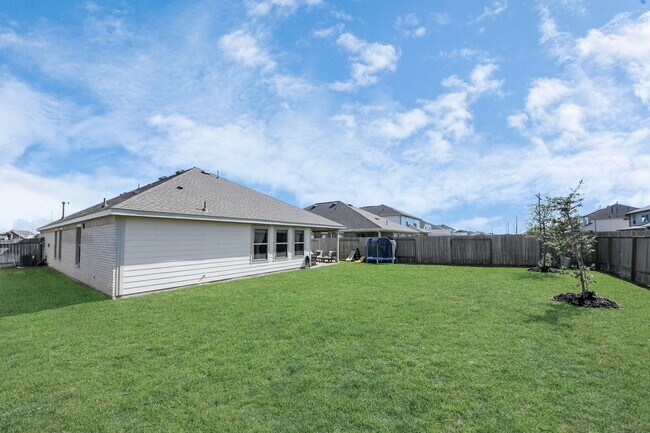 Building Photo - 2302 Dewford Fls Dr
