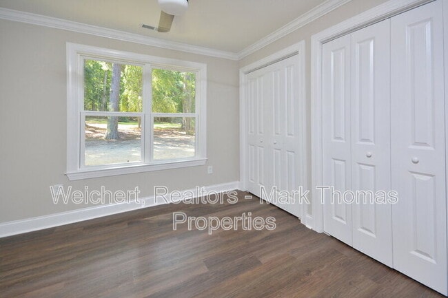 Building Photo - 1705 Mason Rd
