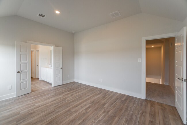 Building Photo - 10530 Preserve Wy