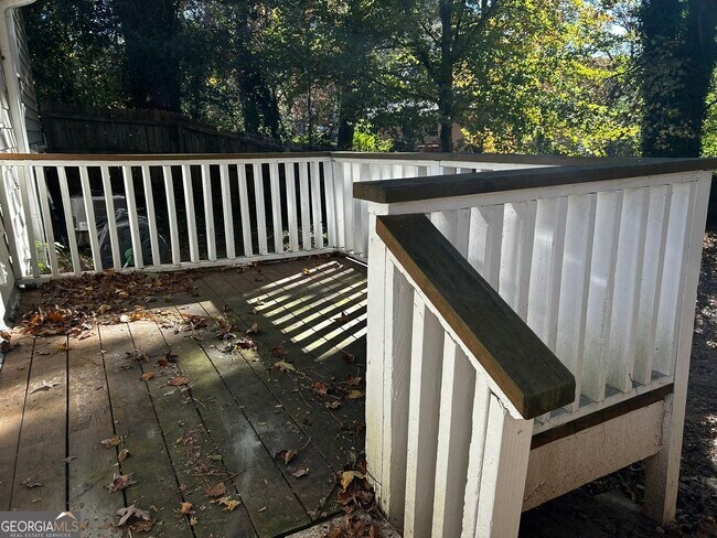 Building Photo - 155 Fay Dr