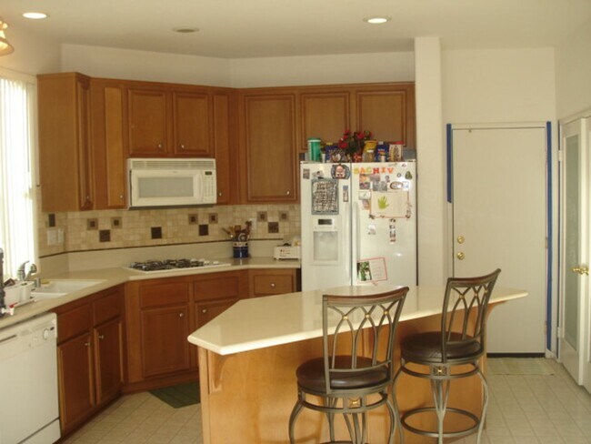 Building Photo - Beautiful 4-Bedroom Home in the Mint Canyon Community of Canyon Country!