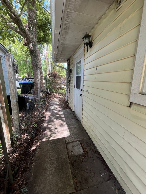 Building Photo - 1816 Weeks Ave