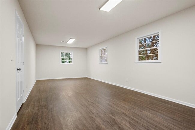 Building Photo - 1655 Murdock Rd