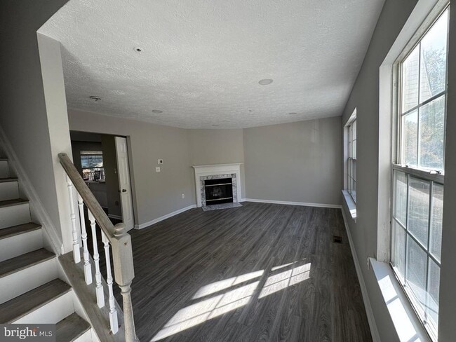 Building Photo - 4132 Silver Park Terrace