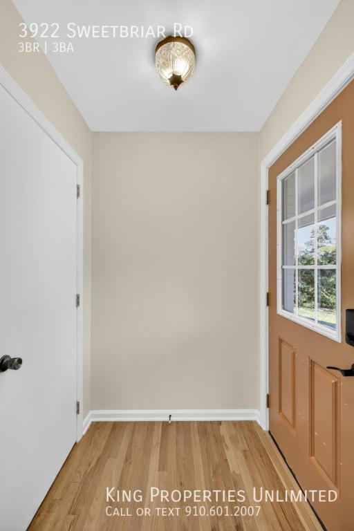 Building Photo - 3922 Sweetbriar Rd